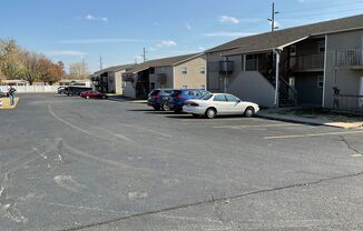 Nice 2 bedroom 1 bath apartment in Joplin, MO - Near MSSU! (Downstairs Unit )