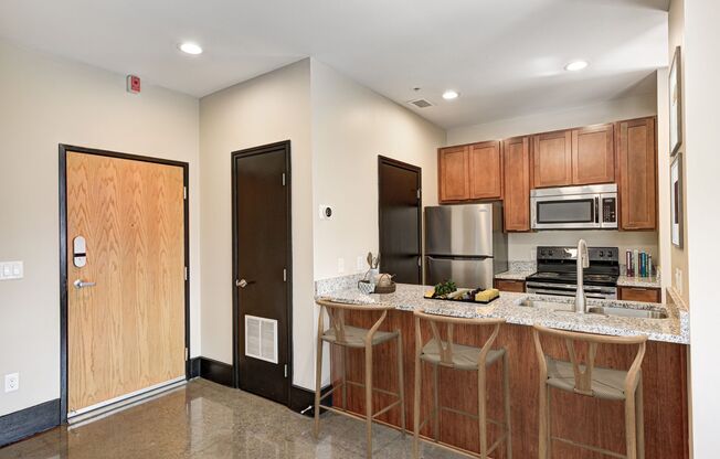 Studio, 1 bath, 412 sqft, $971, Unit 405