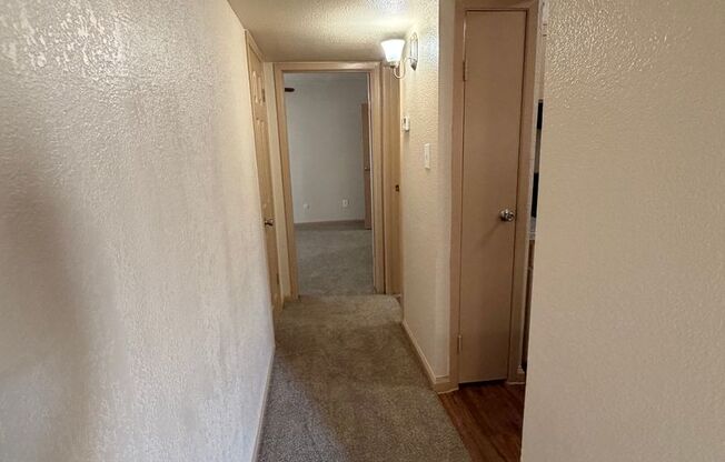 2 beds, 1 bath, 812 sqft, $1,085, Unit 1410