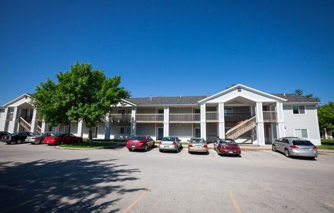 2 beds, 2 baths, 870 sqft, $1,250, Unit 2001-07