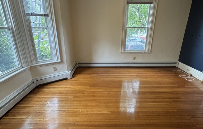 20 ROSELAND ST