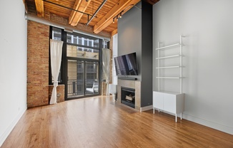 525 W Superior St 333