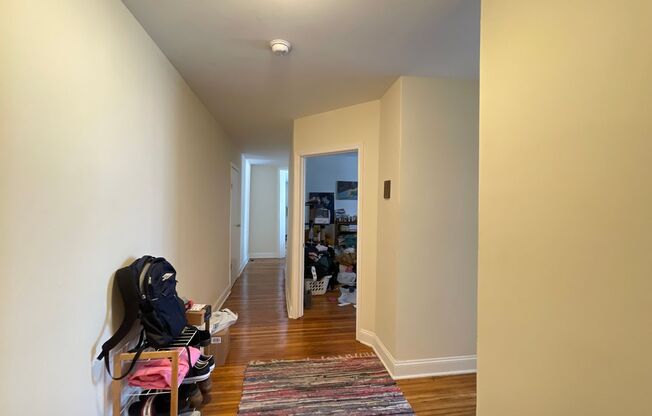 3 beds, 1 bath, 1,400 sqft, $1,575, Unit 4532-B9