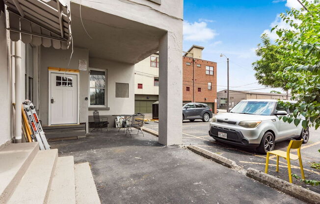 Studio, 1 bath, $875, Unit 10