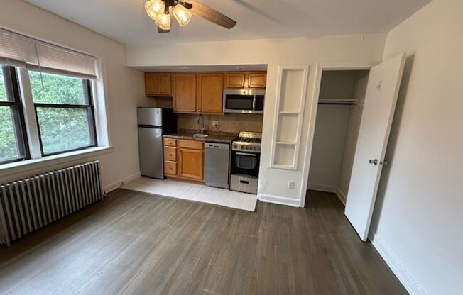 1 bed, 1 bath, $1,425, Unit #A301