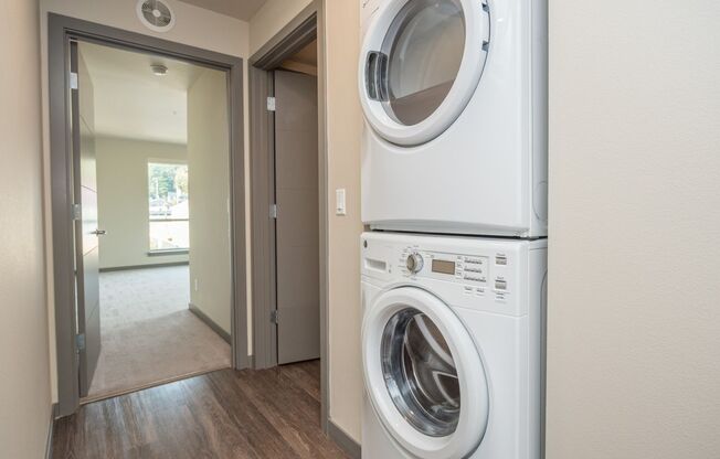 1 bed, 1 bath, 755 sqft, $1,650, Unit 2102