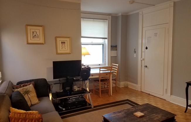 1 bed, 1 bath, 563 sqft, $3,300, Unit 9N