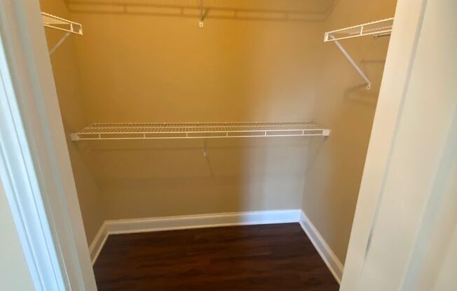 1 bed, 1 bath, 765 sqft, $825, Unit 186
