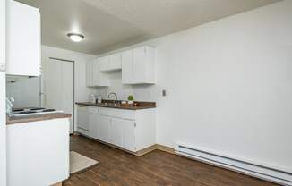 Sedona| Kitchen with White Cabinets