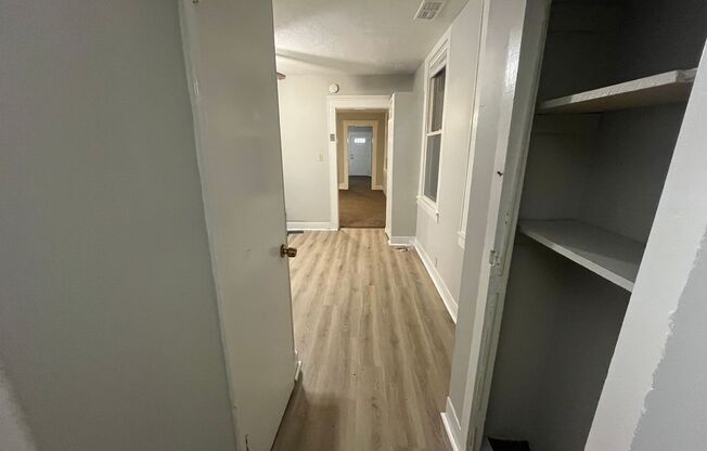 2 beds, 1 bath, $995