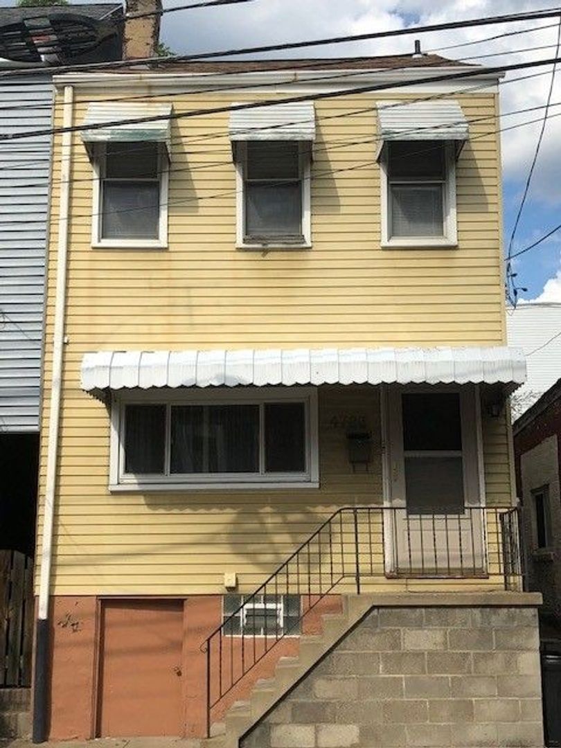 SPACIOUS 2 or 3 BEDROOM HOME IN THE HEART OF BLOOMFIELD!