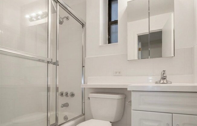 241 E 46 ST