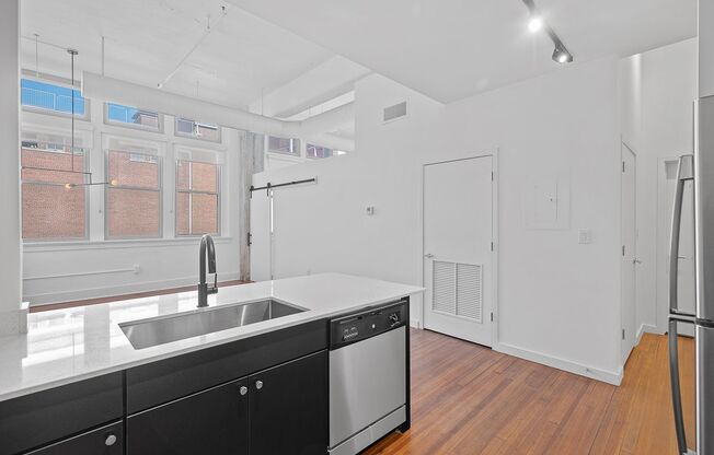 1 bed, 1 bath, 735 sqft, $1,816, Unit 100-514