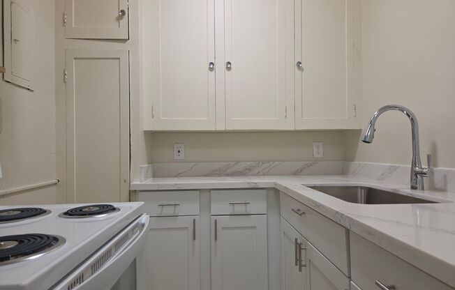 Broadway Crest Apartments