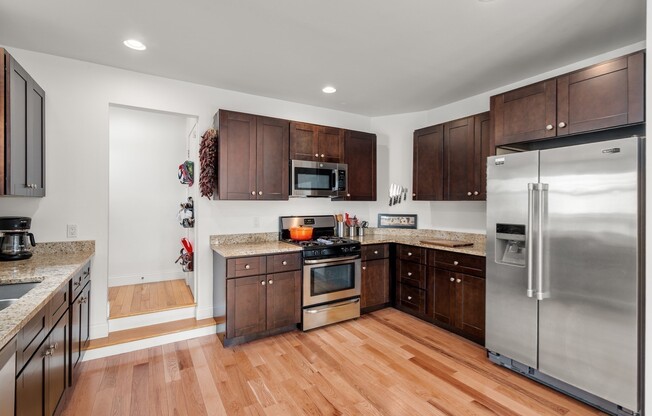 3 beds, 2 baths, 1,436 sqft, $3,500, Unit 3
