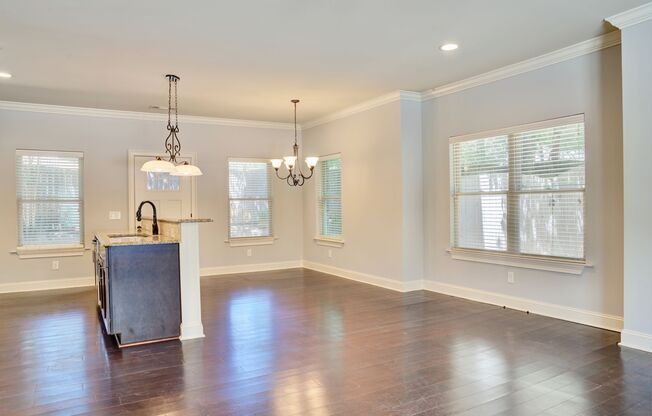 Heisman Villas: End Unit with Parking & Privacy!