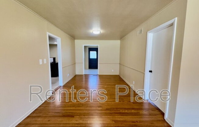 1045 E 53 ST