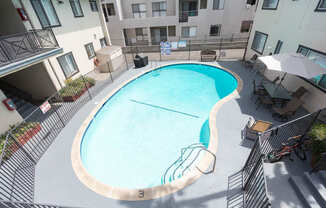 Chateau Laurel Apartments