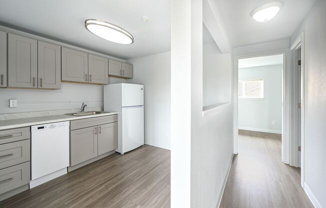 1 bed, 1 bath, 650 sqft, $1,300, Unit 12