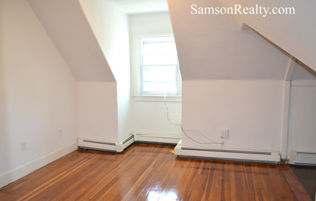 349 Thayer Street 2F