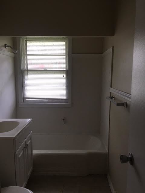 3 beds, 1 bath, $1,295