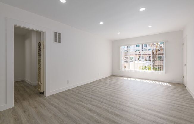 1339 S Ogden Dr