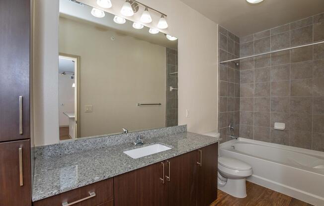 2 beds, 2 baths, 924 sqft, $1,465