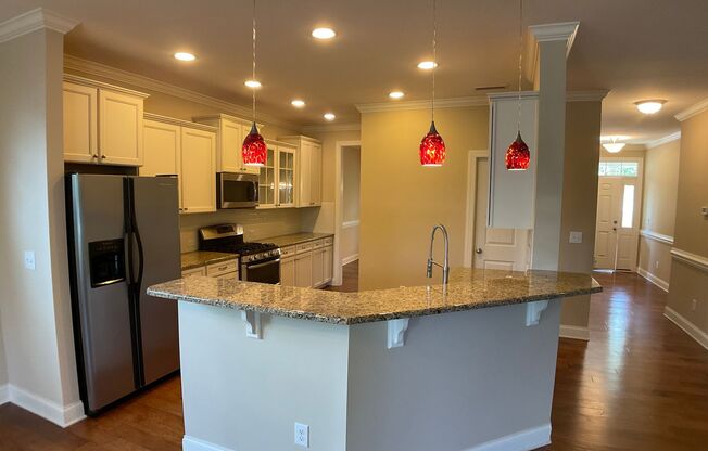 Absolutely Gorgeous and Spacious in Renaissance Park!