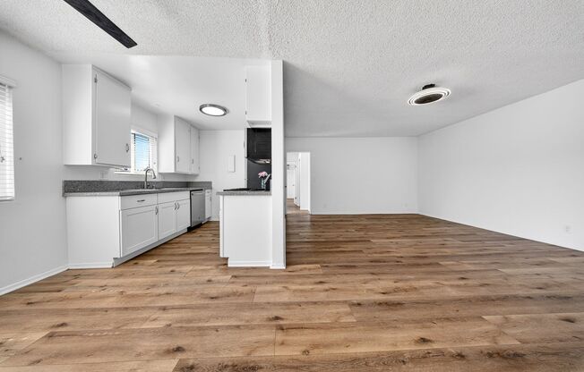 7253-57 Variel Ave