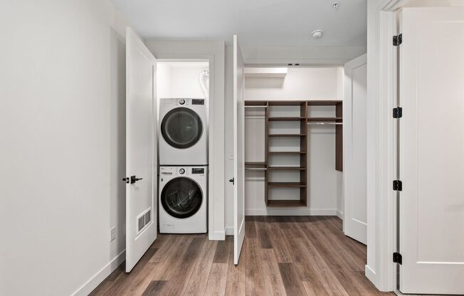 1 bed, 1 bath, 411 sqft, $1,365, Unit L11