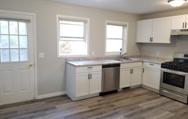 Beautiful Remodeled 2 bedroom Townhome