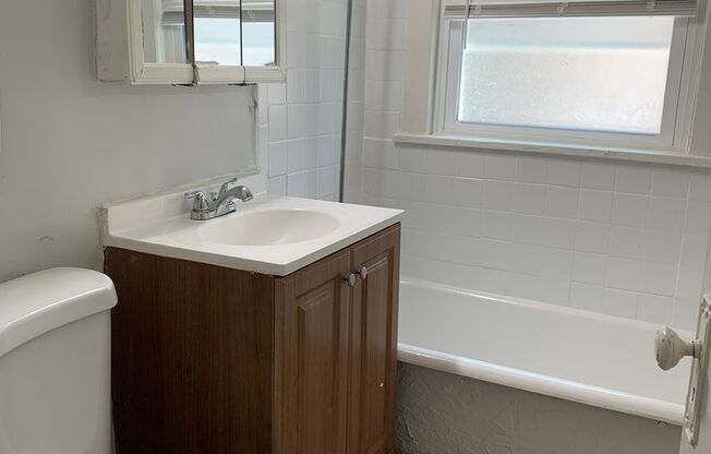 1 bed, 1 bath, 750 sqft, $775, Unit 1109 #1E