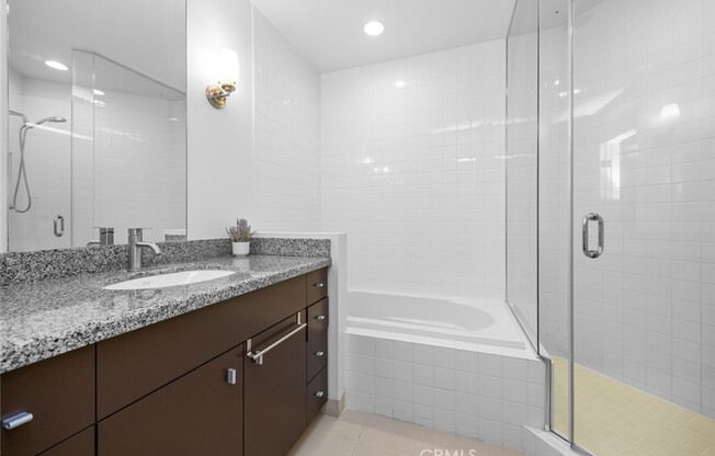 1 bed, 1 bath, 800 sqft, $3,000, Unit 3005