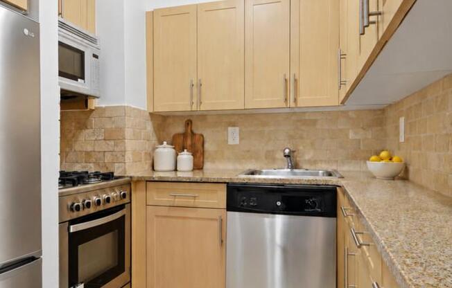 2 beds, 1 bath, $4,850, Unit 5K