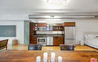1 bed, 1 bath, 1,100 sqft, $2,600, Unit 506
