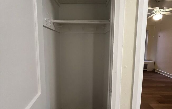 2 beds, 1 bath, 1,245 sqft, $1,950, Unit Old King Edward 68