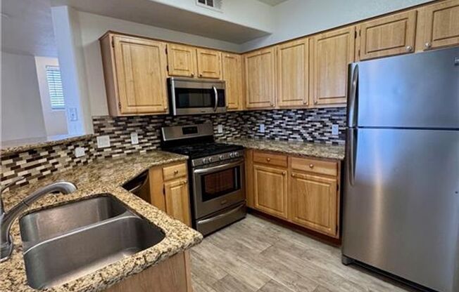 2 beds, 2 baths, $1,550, Unit Building 1
