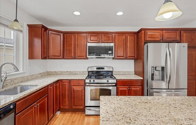 6 LONGVIEW CIR