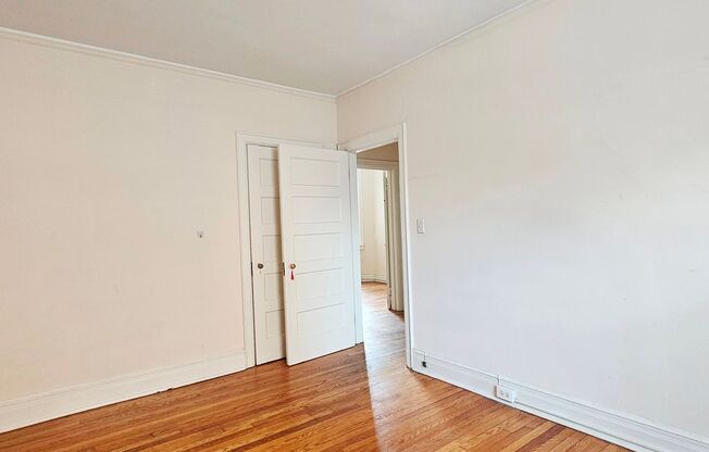 2 beds, 1 bath, 1,100 sqft, $1,725, Unit F1