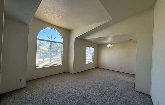Spacious 4bed 2bath home in the Rio Linda/Elverta!