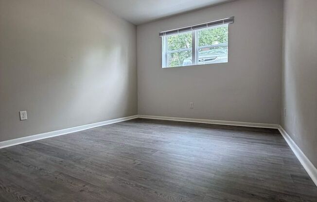 1 bed, 1 bath, $725, Unit 7