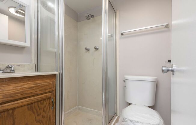 2 beds, 2 baths, $895, Unit 222