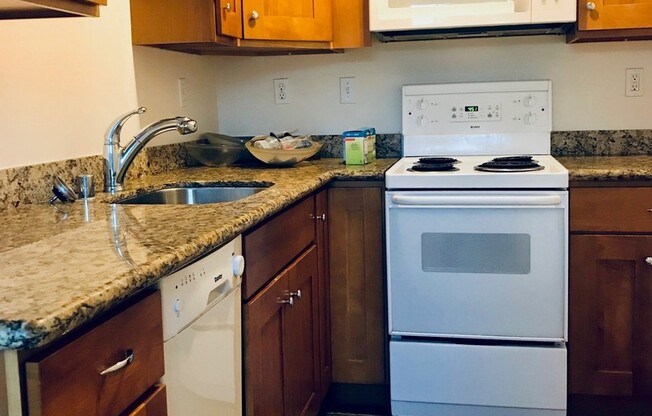 2 beds, 1 bath, 998 sqft, $2,695, Unit 306