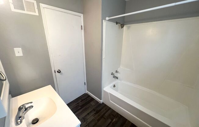 3 beds, 1 bath, $1,595