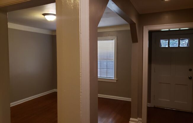 MOVE IN TODAY! Cute 3 bedroom 2 bath located in Sylvan Hills, Atlanta