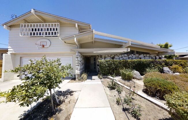 POOL house! BIG rooms! 8 Bedrooms (Lease out, pending signatures. Check back in a few days!)