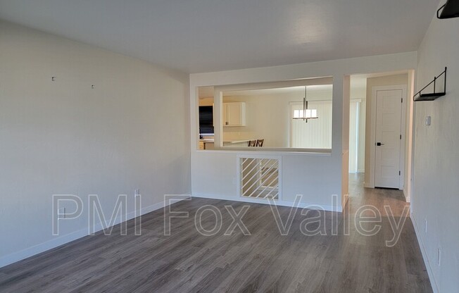 2 beds, 1 bath, 900 sqft, $1,425