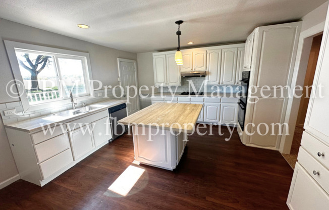 2 beds, 2 baths, $1,495