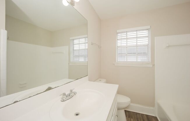 2 beds, 1.5 baths, 1,100 sqft, $1,299, Unit C11