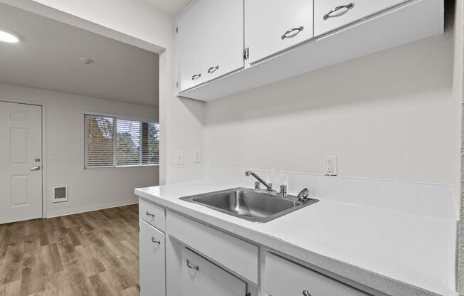 1 bed, 1 bath, 425 sqft, $1,250